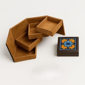 Alhajero desplegable con tapa que tiene aplicación huichol.